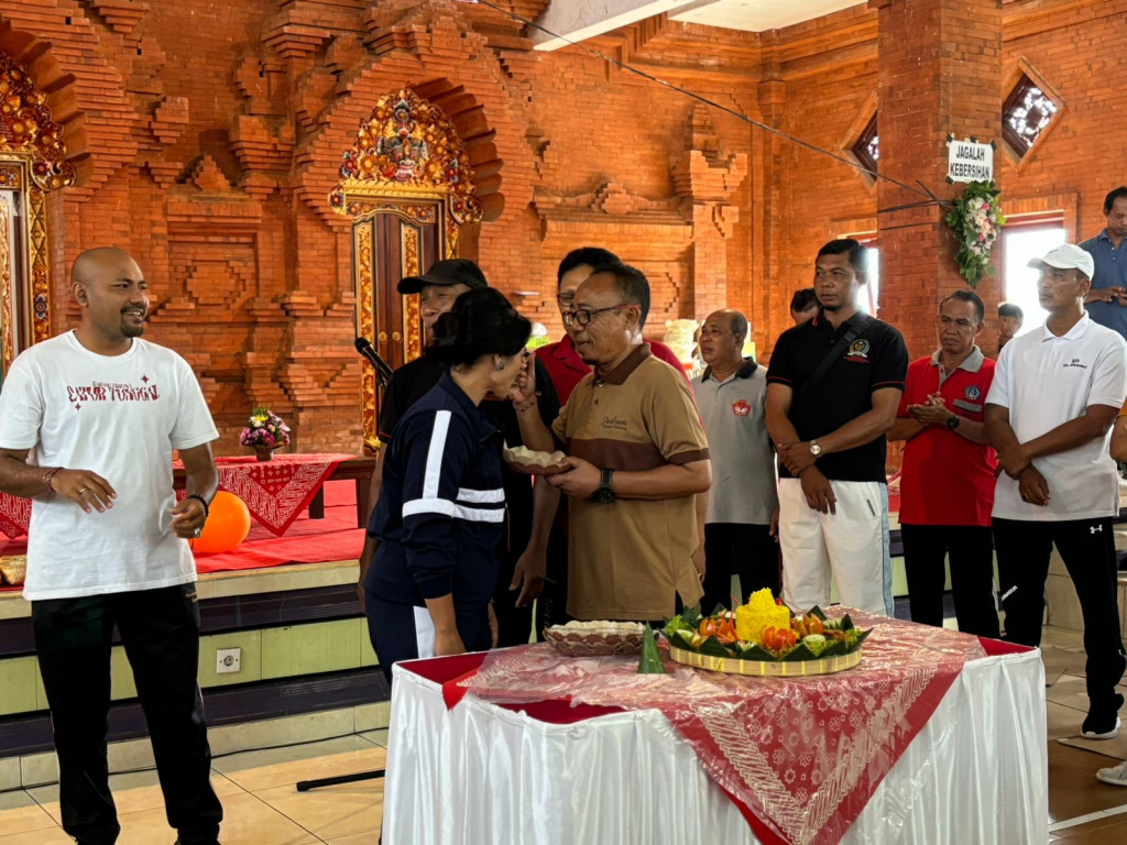TP. PKK. DESA ANGANTAKA RAYAKAN HARI IBU  BERSAMA SELURUH DASA WISMA DESA ANGANTAKA